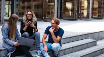 Top 5 des bonnes questions à se poser pour trouver la bonne école de webmarketing